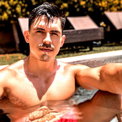 Alec Rodriguez photo