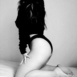 Alena: Erotic Photographer, Model and Content Creator, Caracas