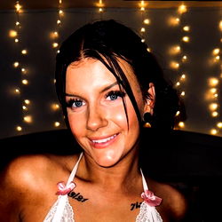 OnlyFans Model V, from St. George