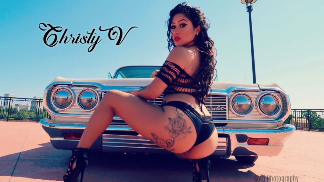 Christy V 🖤 photo