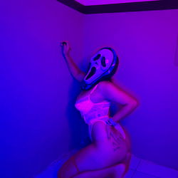 Model Yelsha Pao in OnlyFans Advertisement