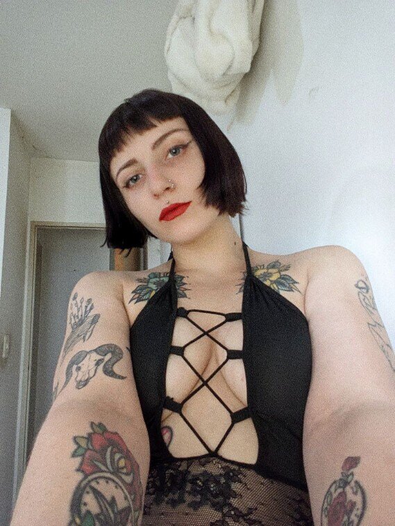 𝗥𝗔𝗩𝗘𝗡 𝗖💜 𝗦𝗘𝗫𝗧𝗜𝗡𝗚 - 𝗩𝗖𝗔𝗟𝗟𝗦 photo