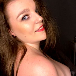 Shannon Beasley - Model Profile