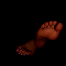 Nikki Saksโจ photo