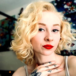 OnlyFans Model Aria: Elegant & Exquisite