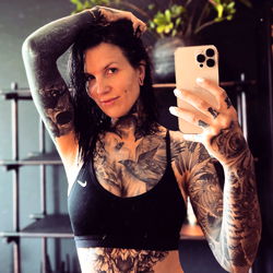 Alice Nord: OnlyFans Tattooed Model Captures Her Fitness Journey