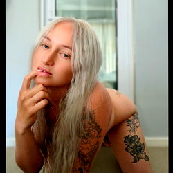 Mel, a striking OnlyFans model