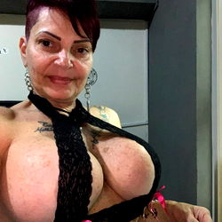 Ana Ricc | OnlyFans Model