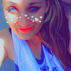 Amethyst, a vibrant model from Oklahoma