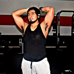 Aldokeidelyframbueza in Gym