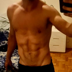 Andres ick in a mirror selfie