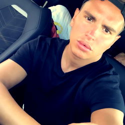 Energetic Oslo Influencer Shares Vacation Moments