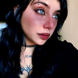 Aesthetic Samantha, a modern trendsetter