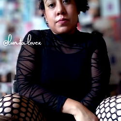 Metepec Model, ElenaGordibuena, Poses Confidently