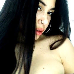 Agostina - The Allure of the Unfiltered