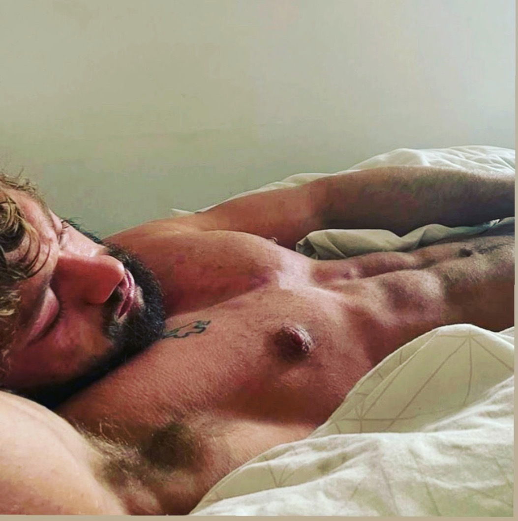 Foxxytommy🦊Free photo