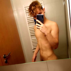 Andrew_Collins in Bathroom Mirror Shoot
