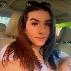 Claire, a model from Pennsylvania, sharing her travel experiences.