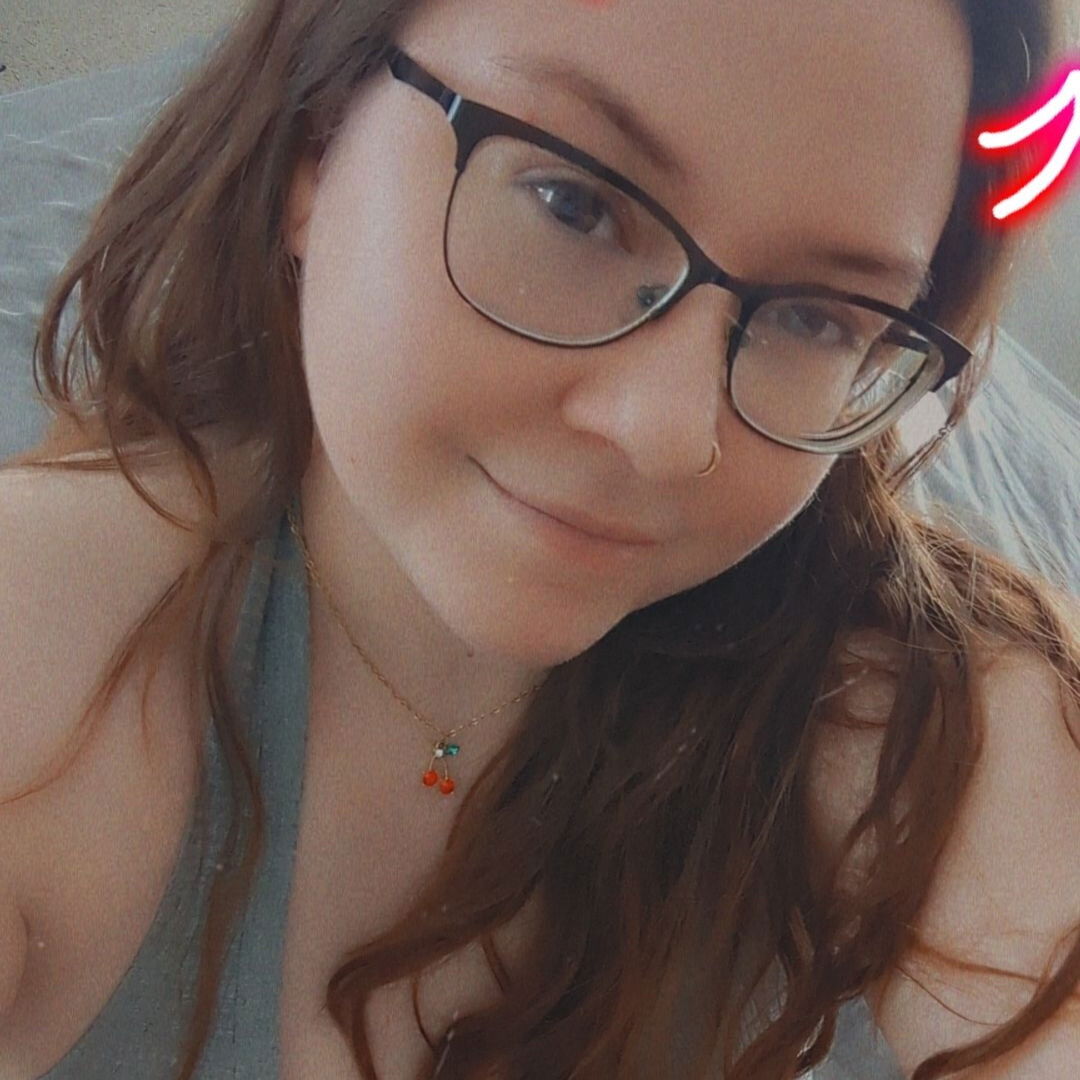 Cherry 🍒 FREE OF photo