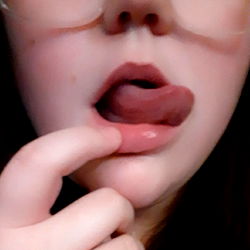 OnlyFans Model FiddlerFair's Unique Expression