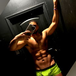 Onlyfans Model J: An Impressive Display of Fitness and Physique