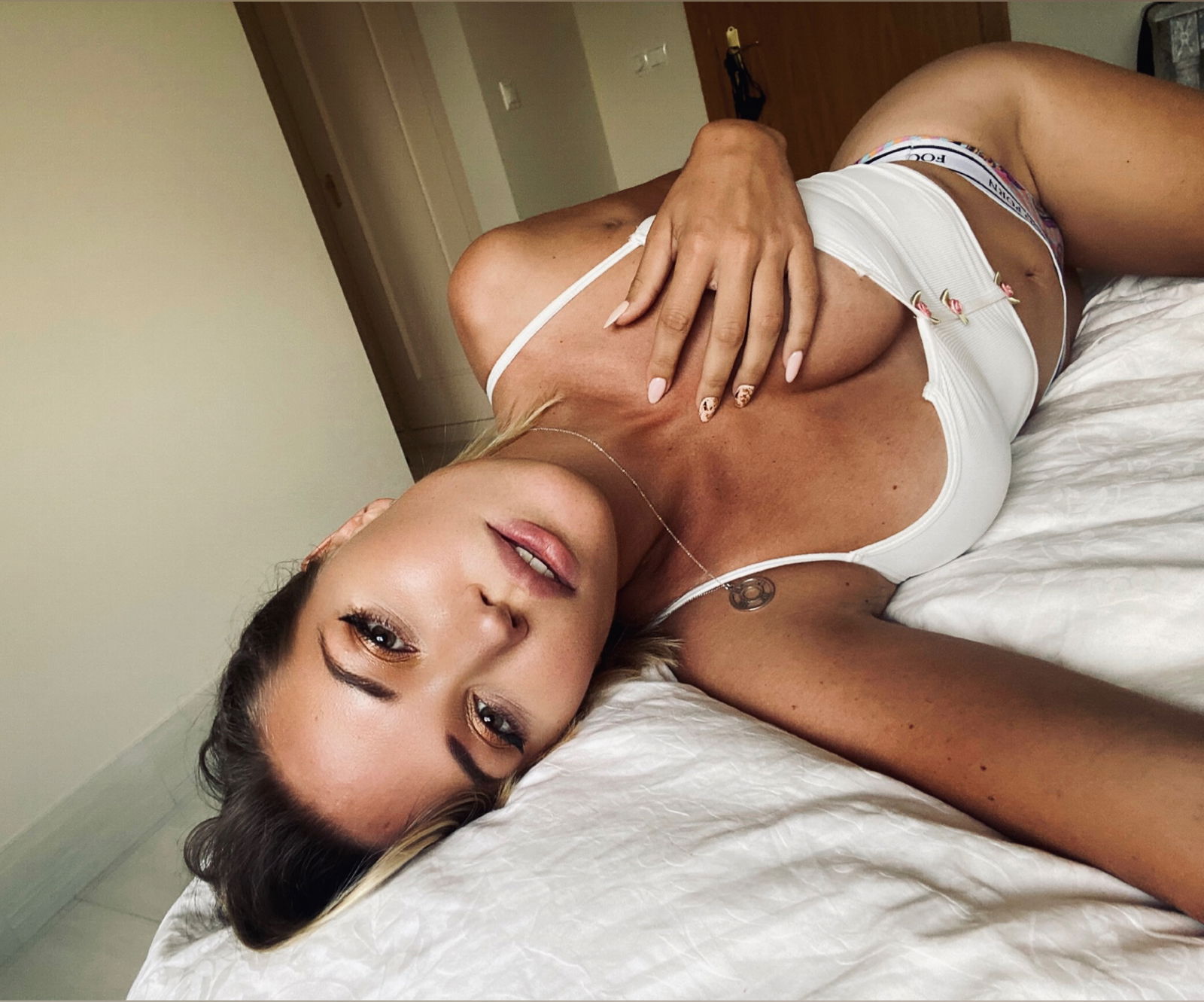 Your Exotic Girl 🖤 photo