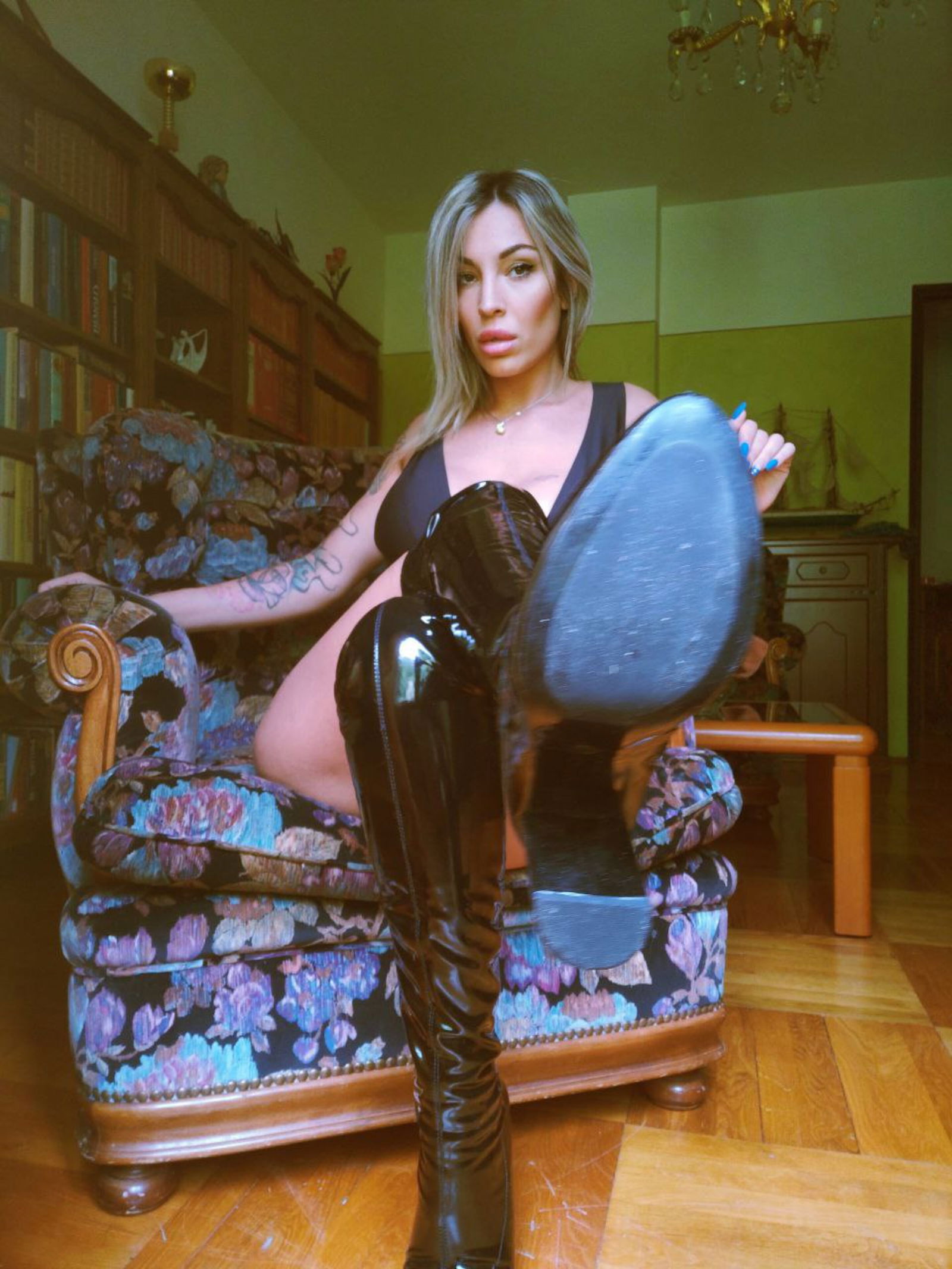 Coco✨feet Miss SPH cuckolding goddess photo