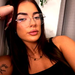 Introducing Alicia, Your Newest Model from Nearby - 8.3 miles