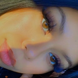 Aesthetic pose with a view of the sky