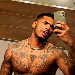 Onlyfans Model Sxnclair Taking Selfie