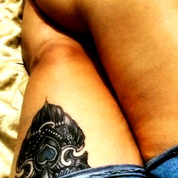 Model Dahyana Shows off Her Tattoo