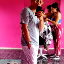 Alan Josue Garcia, Ecuadorian Makeup Artist in Salon