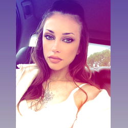 Instagram-Influencer Temptation Poses in Car