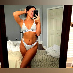 Elaina Nicole's OnlyFans Model Portfolio