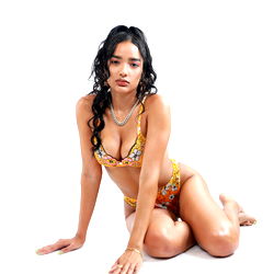Model Ananllely Sesura in Stylish Swimwear Pose