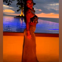 Lizzy Mujika, Stunning Model in an Exotic Location