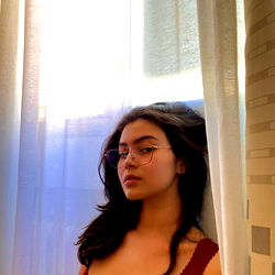 Amanda, the captivating model