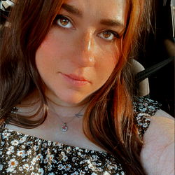 Alybelle - Model Photo