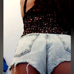 Social Media Model Showcasing