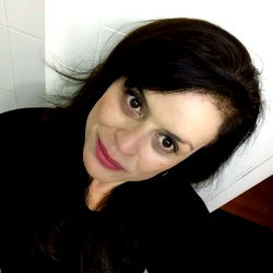 Elegant Model Magic Xena