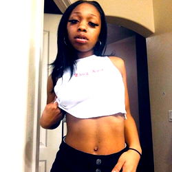 Fitness Model Beauty Shows Off Her Abs