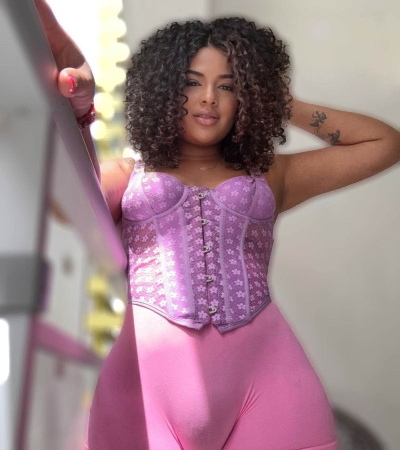 HUGEST PUSSY ON HERE 🥵🔥 photo