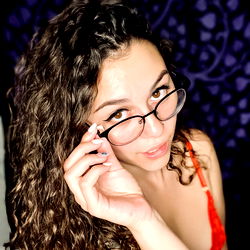 Honeyybi, a Model of OnlyFans