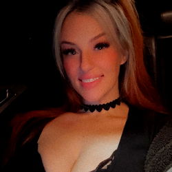 OnlyFans Model Ayla Harper in Seductive Pose