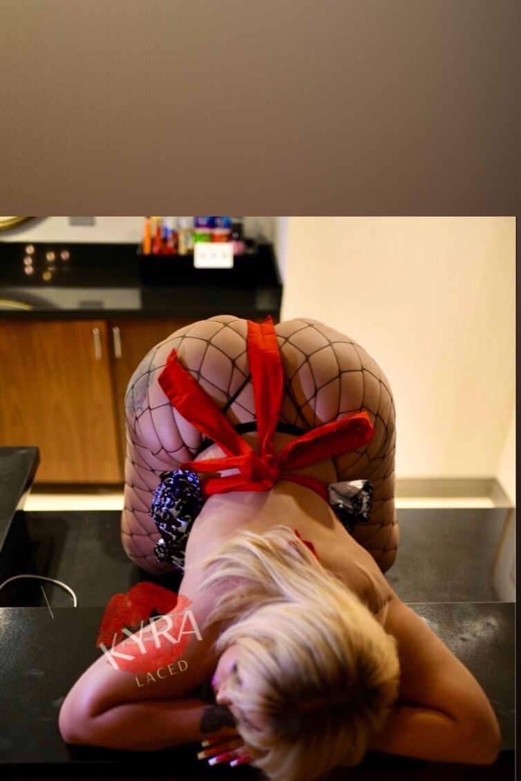 𝓴𝔂𝓻𝓪𝓵𝓪𝓬𝓮𝓭 photo