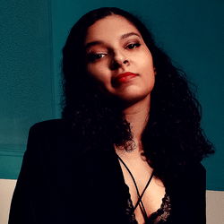 Fashionable Brazilian Model Allexia