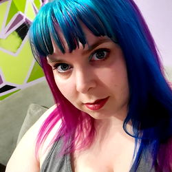 Aloha Alice, a colorful journey of self-expression and vibrant living.