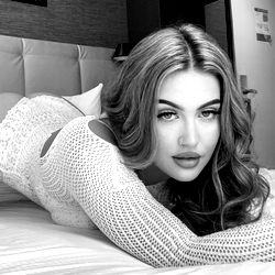 Willow, OnlyFans Model - England