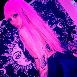 Bonnie, Toledo: A Photograph of a Model