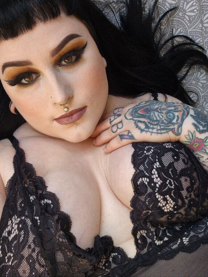 Txttooed Sub 🩷🖤 photo